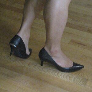 Calvin Klein Patna Kid Skin Black Leather Kitten Pointy Heel 9.5M 2.5" NWD